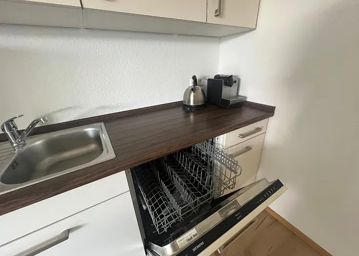 Helle, Moderne Im Gruenen Appartement