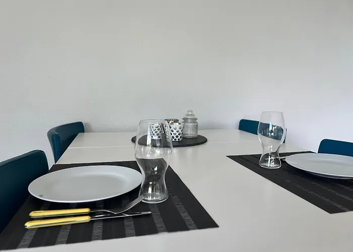 Helle, Moderne Im Gruenen Appartement *